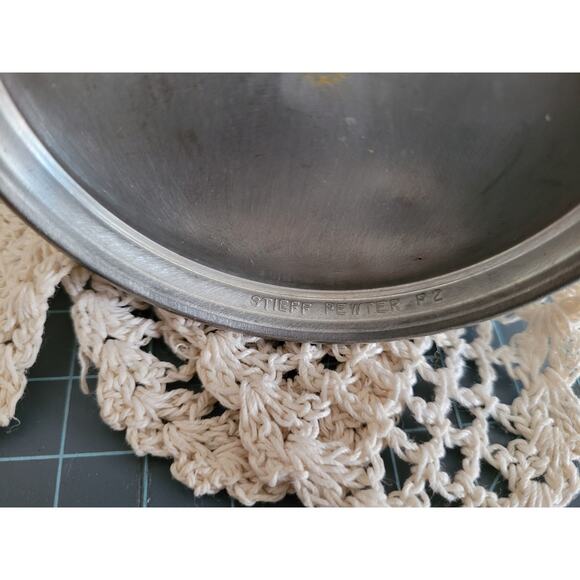 Vintage Stieff Pewter Colonial Sugar Bowl lid and Creamer Wood Handles - Picture 6 of 6